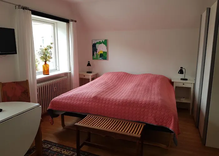 Bed&kitchen I